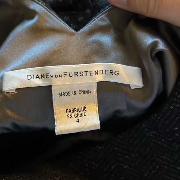 Diane VonFurstenberg Wool Dress 4 - Picture 6 of 7